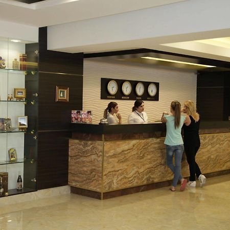 Shirak Hotel Jerevan Buitenkant foto