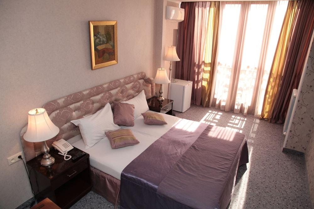 Shirak Hotel Jerevan Buitenkant foto