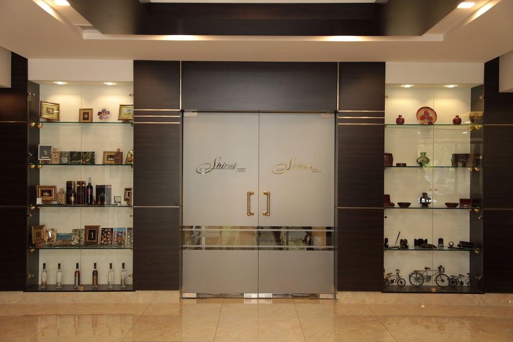 Shirak Hotel Jerevan Buitenkant foto