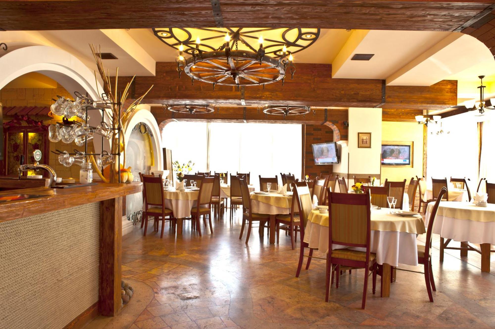 Shirak Hotel Jerevan Buitenkant foto