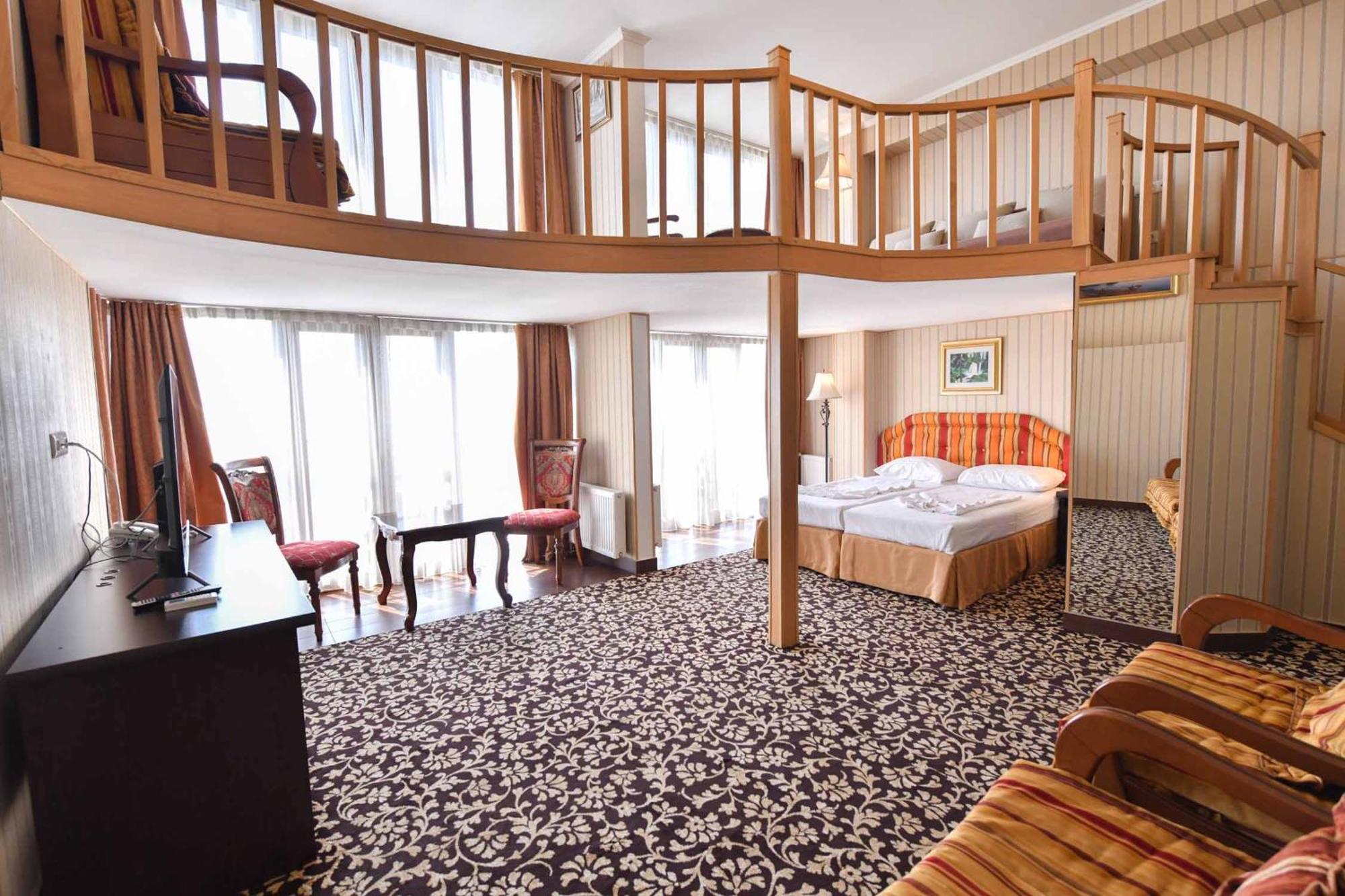 Shirak Hotel Jerevan Buitenkant foto