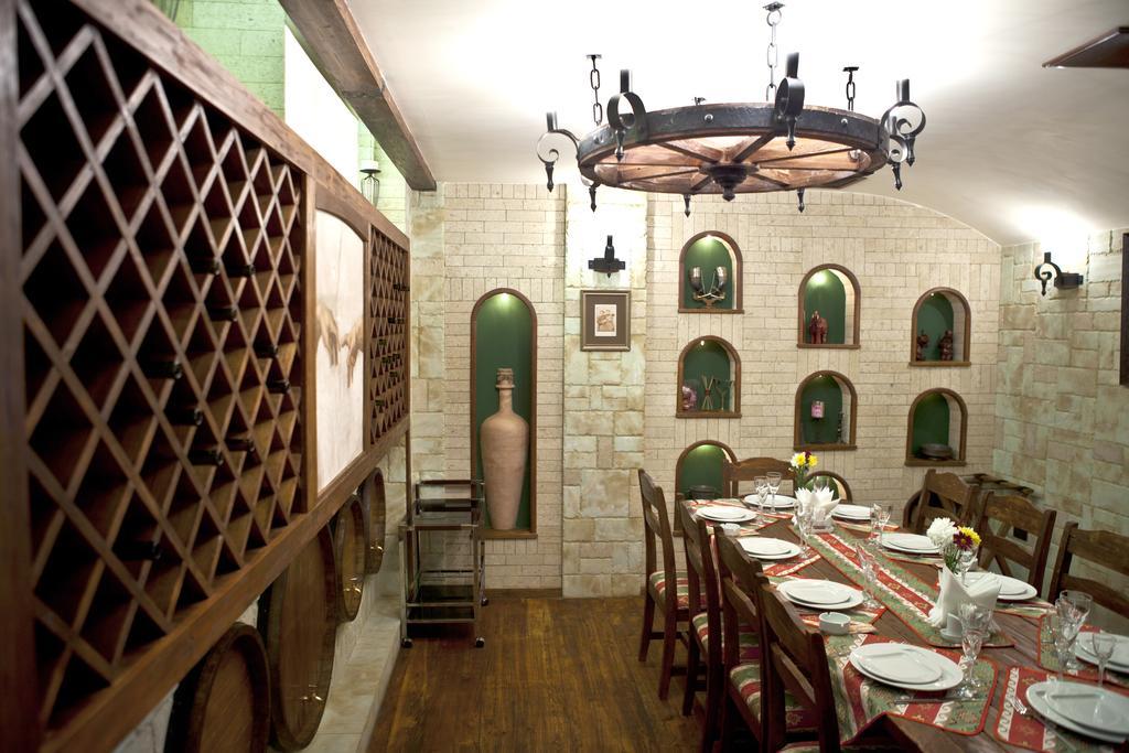 Shirak Hotel Jerevan Buitenkant foto