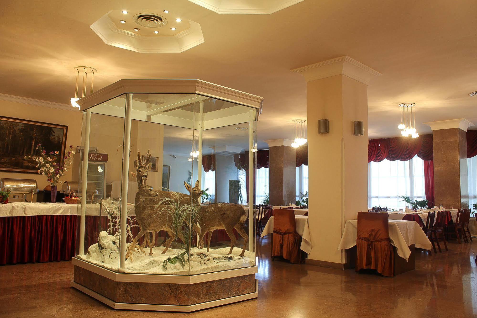 Shirak Hotel Jerevan Buitenkant foto